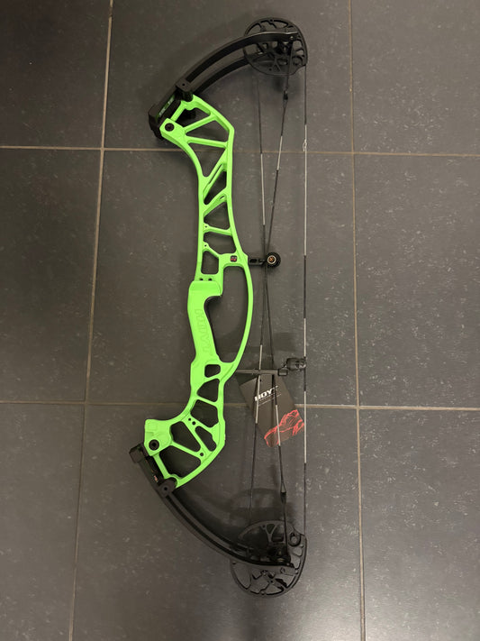 Hoyt Concept FX 34 Compound Bow RH Twisted Green 40-50 lbs - NEW