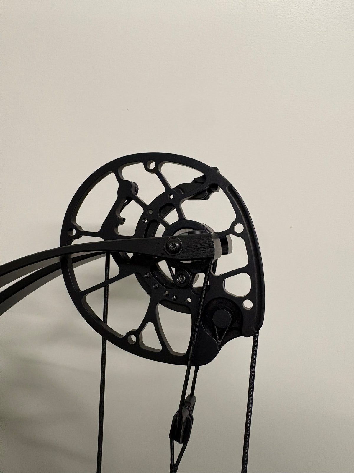 Hoyt Concept FX 34 Compound Bow RH Twisted Green 40-50 lbs - NEW