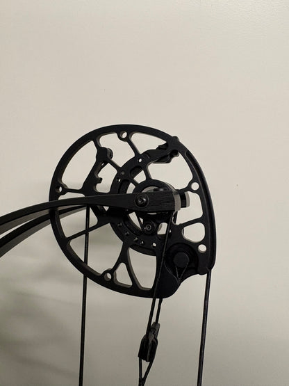 Hoyt Concept FX 34 Compound Bow RH Twisted Green 40-50 lbs - NEW