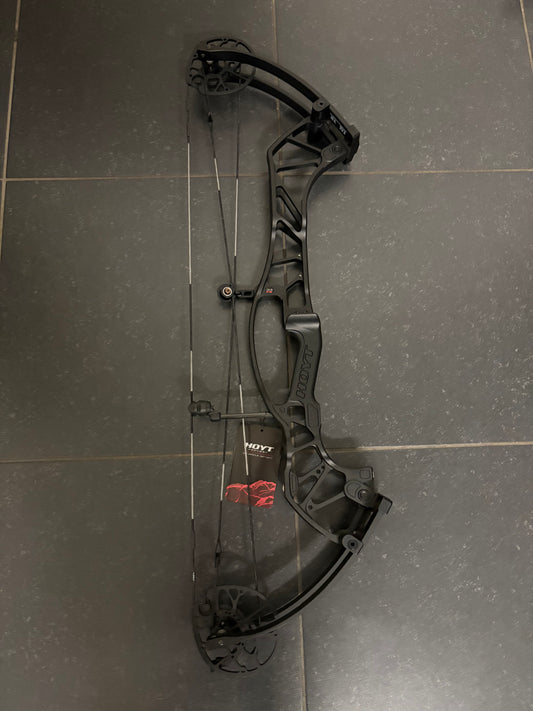 Hoyt Concept FX 34 Compound Bow LH Black Out 40-50 lbs - NEW