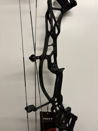 Hoyt Concept FX 34 Compound Bow LH Black Out 40-50 lbs - NEW
