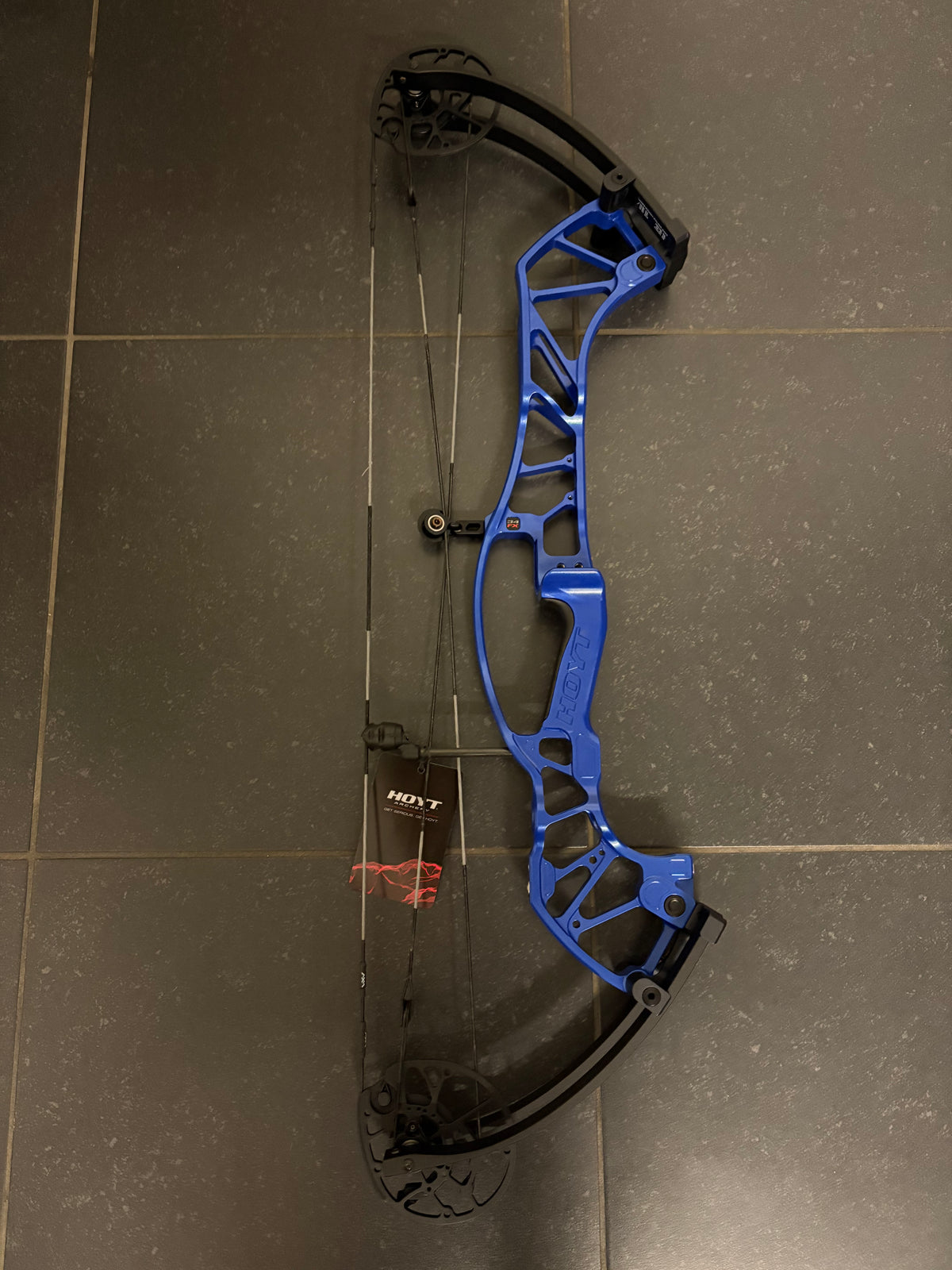 Hoyt Concept FX 34 Compound Bow LH Impact Blue 50-60 lbs - NEW