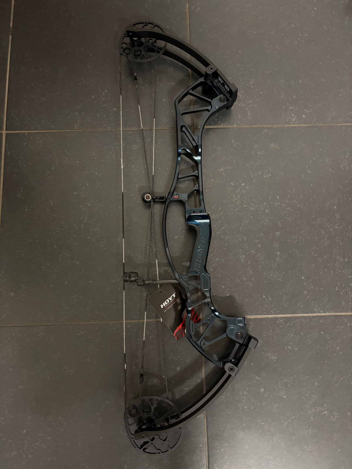 Hoyt Concept FX 34 Compound Bow LH Blue on Black 50-60 lbs - NEW