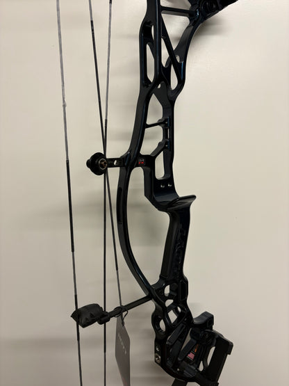 Hoyt Concept FX 34 Compound Bow LH Blue on Black 50-60 lbs - NEW