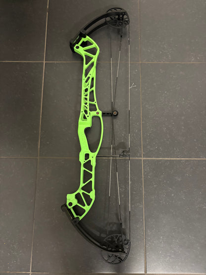 Hoyt Concept X 40 Compound Bow RH Twisted Green 50-60 lbs - Show Model
