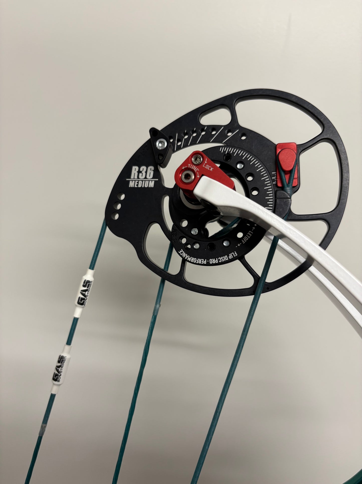 Bowtech Reckoning 36 Gen2 Medium Cam Compound Bow RH Illusion Teal 50-60 lbs - Used