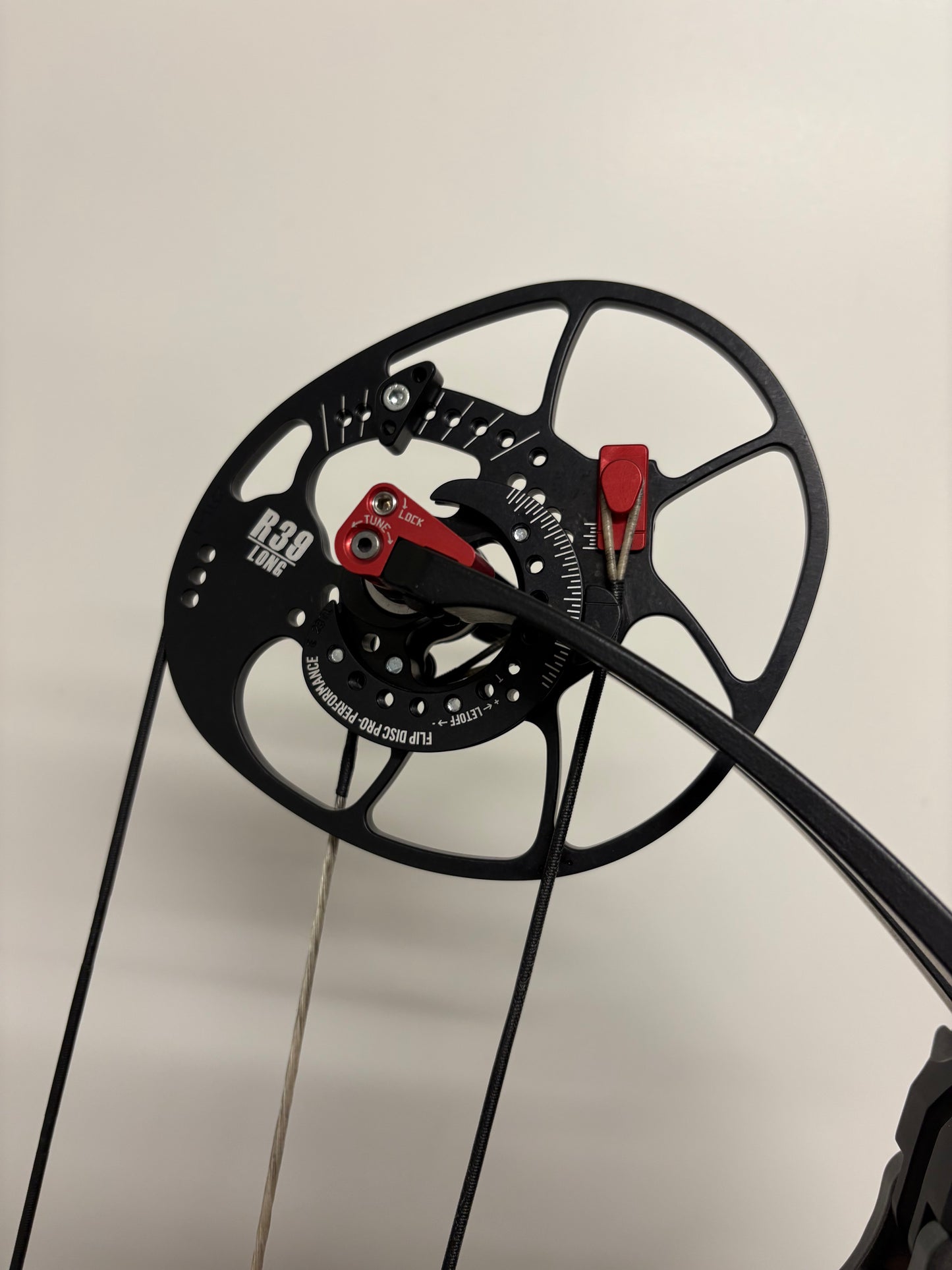 Bowtech Reckoning 39 Gen2 Long Draw Compound Bow RH Speedway Grey 50-60 lbs - Used