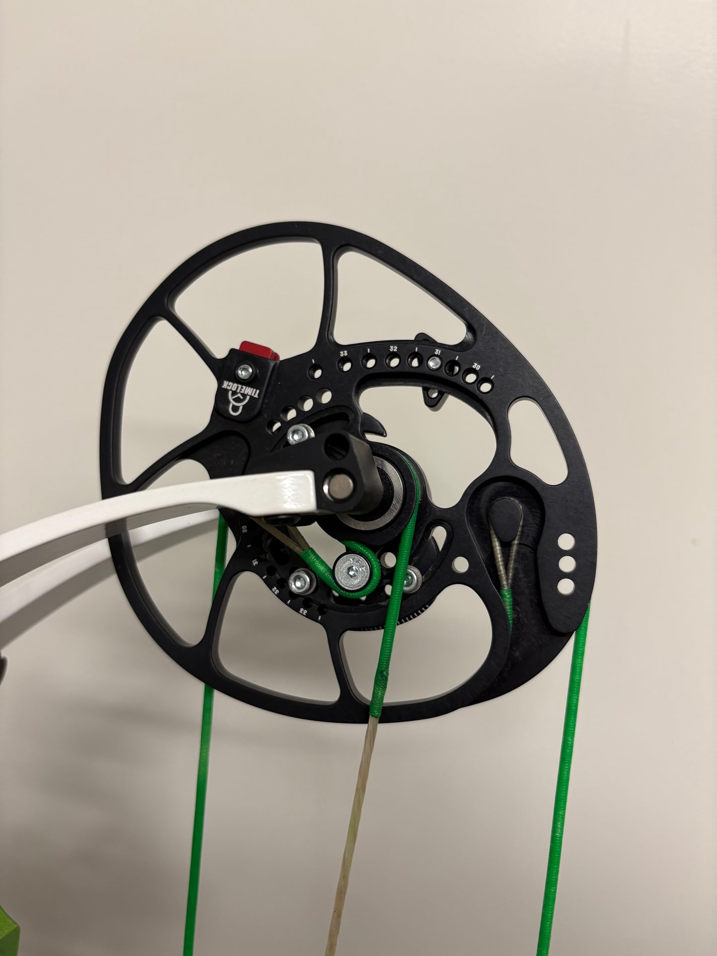 Bowtech Reckoning 39 Gen2 Long Draw Compound Bow RH Illusion Green 50-60 lbs - Used