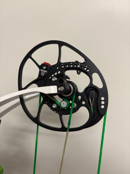 Bowtech Reckoning 39 Gen2 Long Draw Compound Bow RH Illusion Green 50-60 lbs - Used