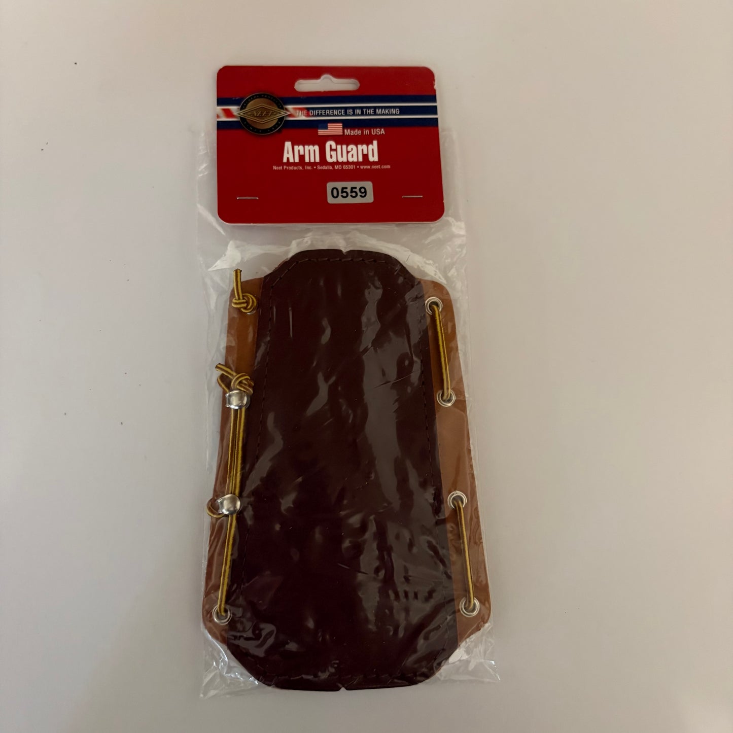 Neet Traditional Armguard Lace On - NEW (#559)