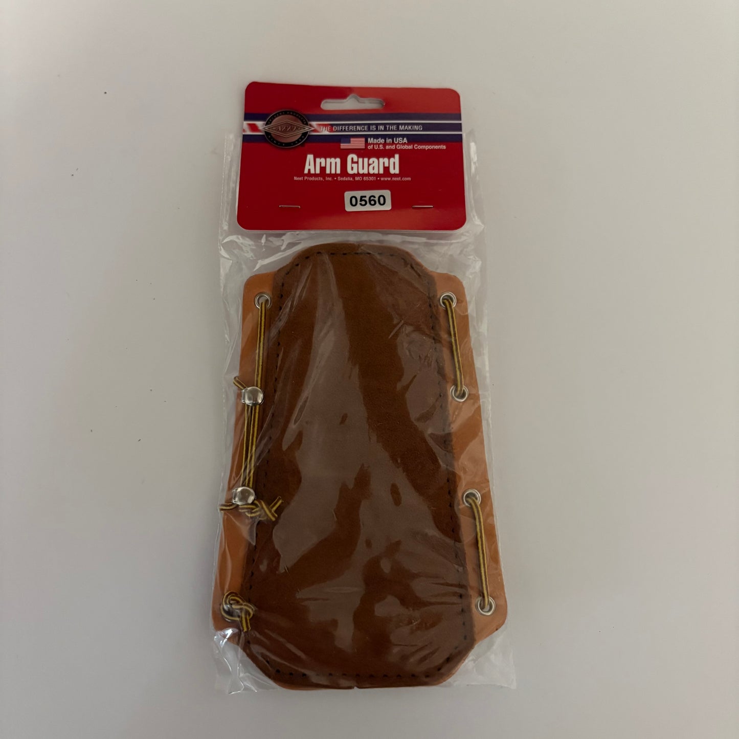 Neet Traditional Armguard Lace On - NEW (#560)
