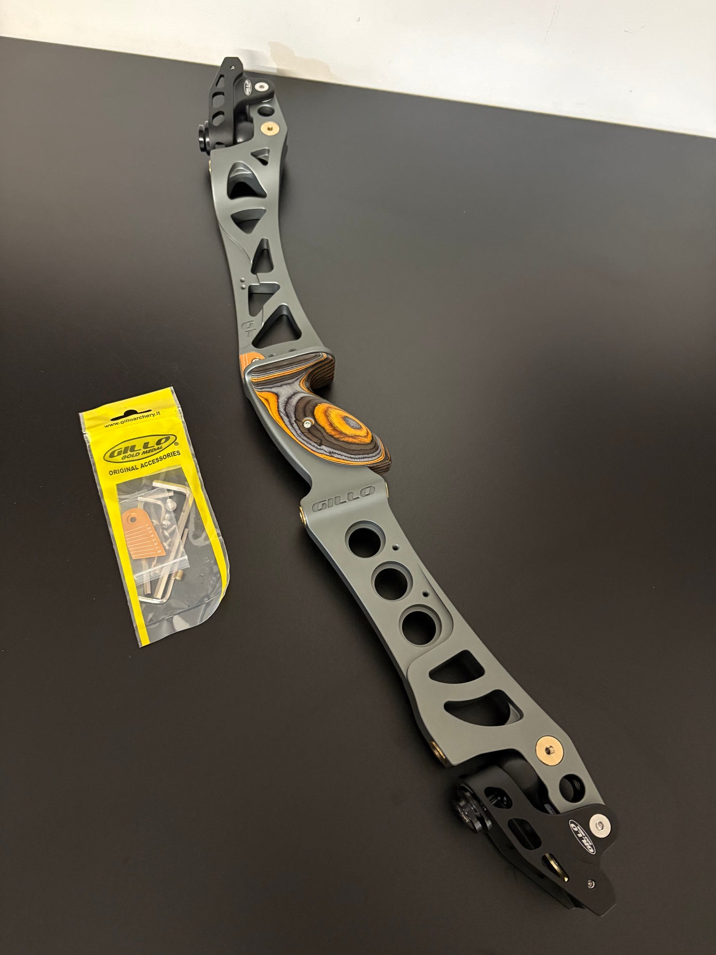 Gillo Riser GT27 ILF RH Grey 27'' B-Grade - Show Model