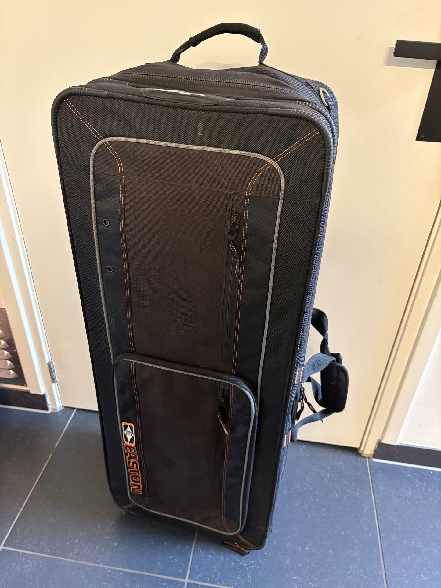 Easton Deluxe 3915 Recurve/Compound Bow Case Incl. Travel Cover - Used