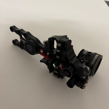 Axcel AccuTouch Plus HD Damper Sight RH Incl. AVX-31 Scope - NEW (#570)