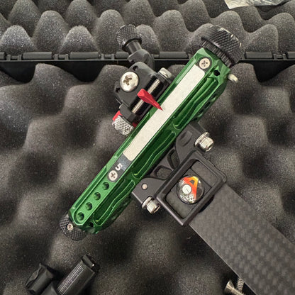Axcel Achieve XP Pro Compound Sight RH Green - Show Model
