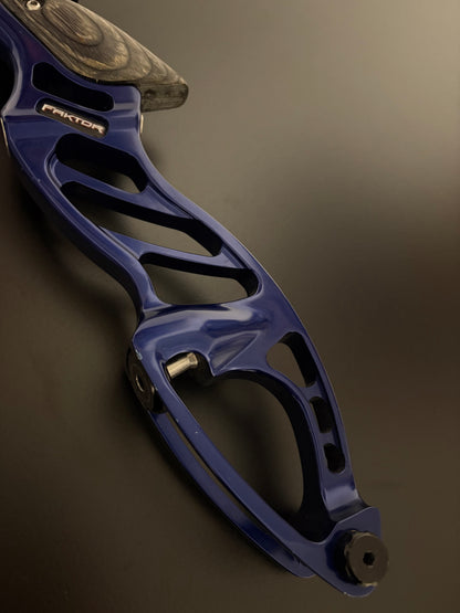 Hoyt Riser Faktor Formula RH Blue 25'' - Used