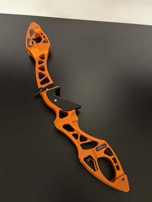 Hoyt Riser Formula X RH Orange 25'' - Used