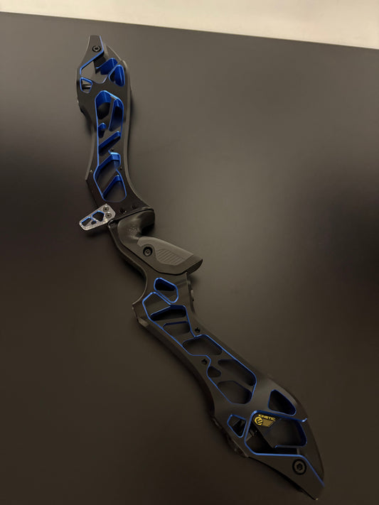Kinetic Riser Invinso V2 Dual Color ILF RH Black/Blue 25'' - Used