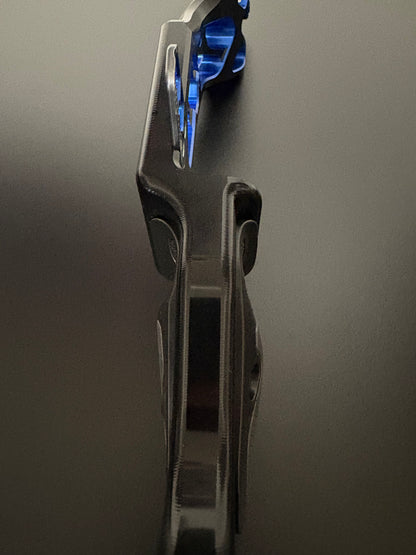 Kinetic Riser Invinso V2 Dual Color ILF RH Black/Blue 25'' - Used