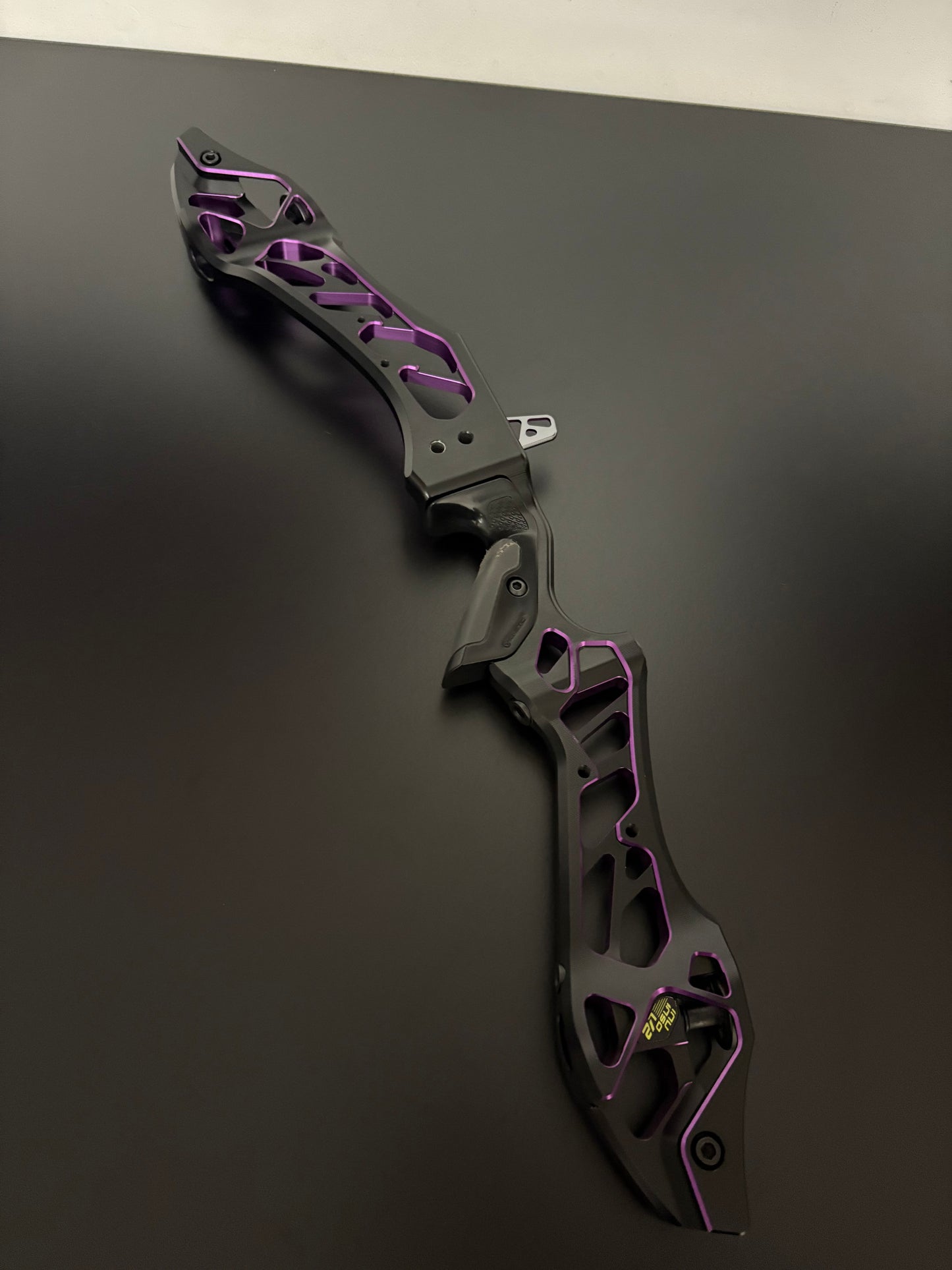 Kinetic Riser Invinso V2 Dual Color ILF RH Black/Purple 25'' - Used