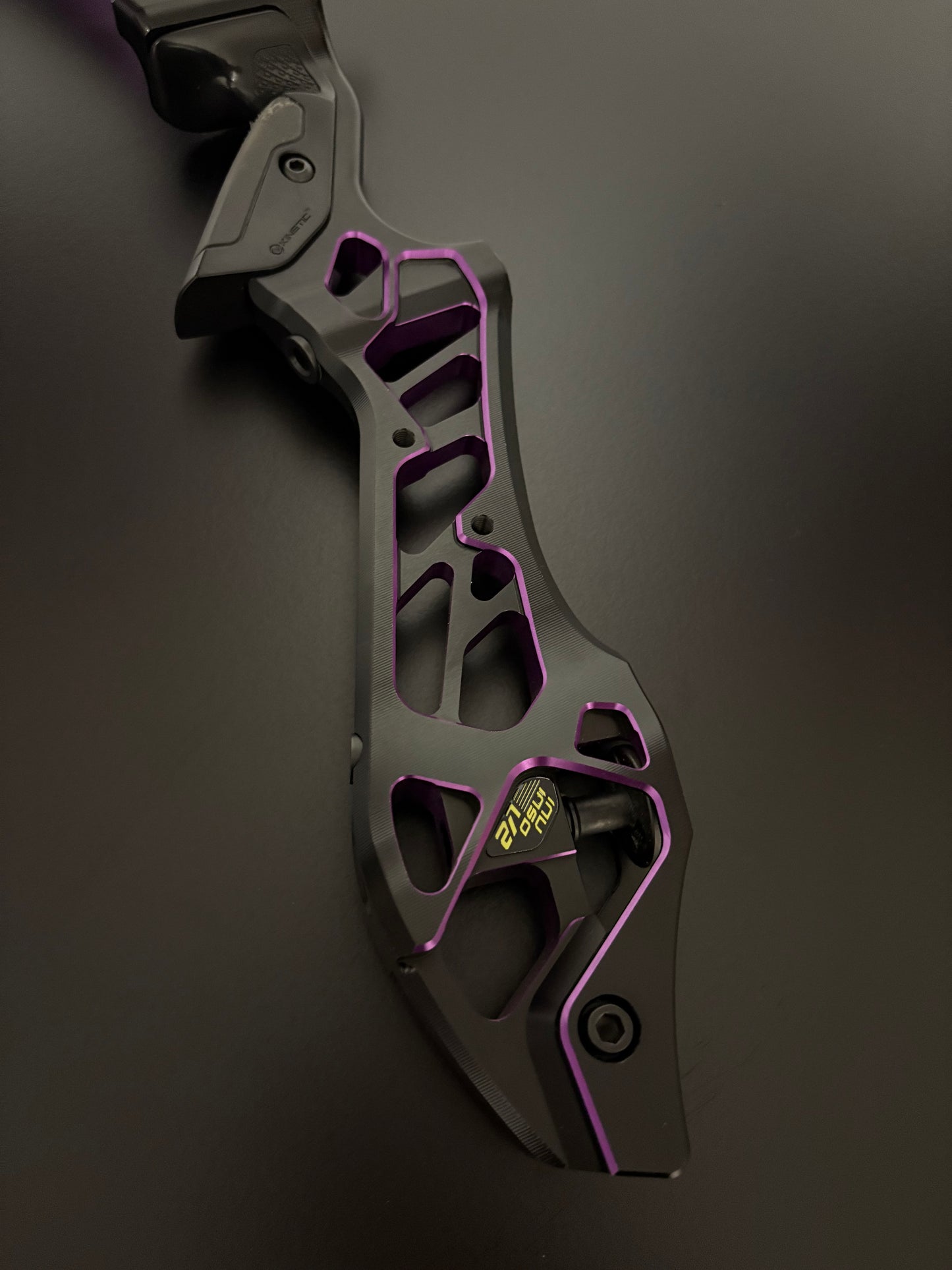 Kinetic Riser Invinso V2 Dual Color ILF RH Black/Purple 25'' - Used