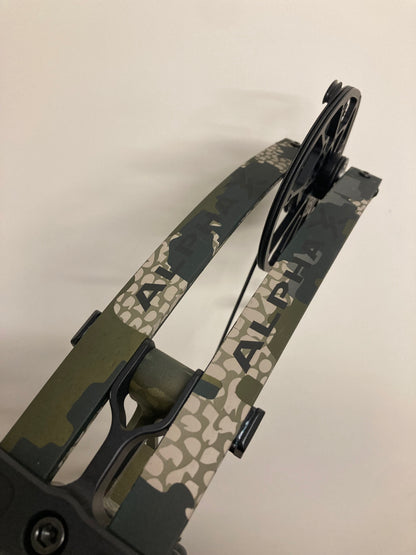Hoyt Alpha X 33 Compound Bow RH Kuiu Verde 2.0 HBX Xakt 40-50 lbs - Show Model (#1.1)