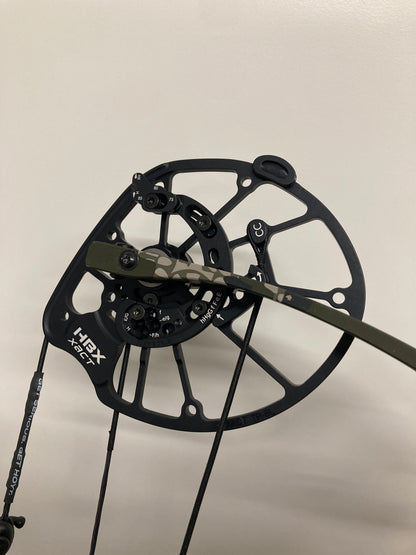 Hoyt Alpha X 33 Compound Bow RH Kuiu Verde 2.0 HBX Xakt 40-50 lbs - Show Model (#1.1)