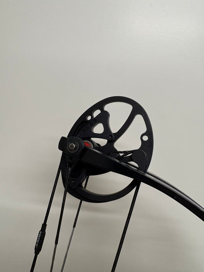 Hoyt Altus 38 Compound Bow RH Lightning White SVX #4 50-60 lbs - Used (1.1)