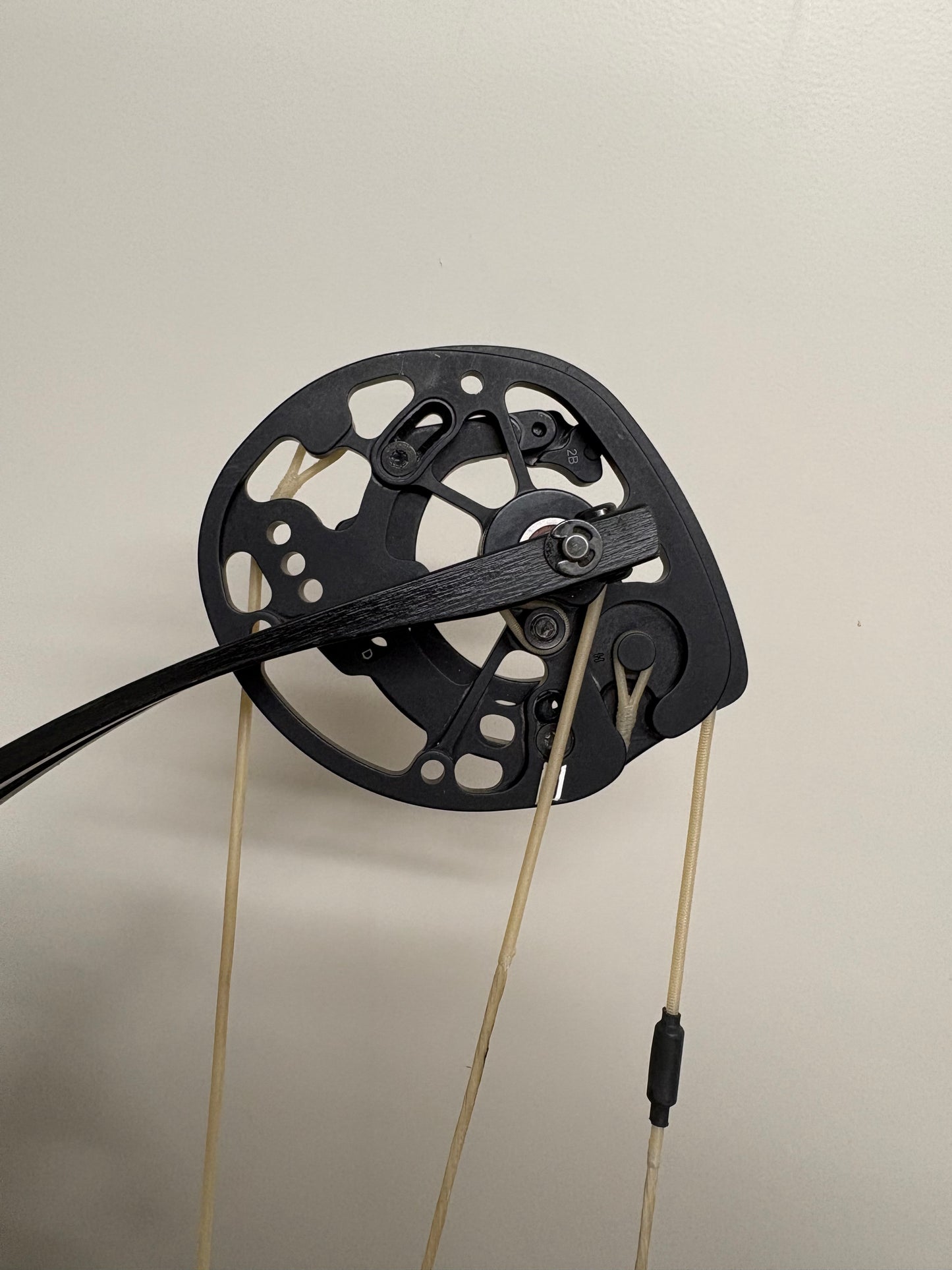 Hoyt Stratos 36 Compound Bow RH Cosmo Blue HBT #2 50-60 lbs - Used