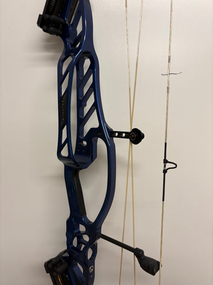 Hoyt Stratos 36 Compound Bow RH Cosmo Blue HBT #2 50-60 lbs - Used