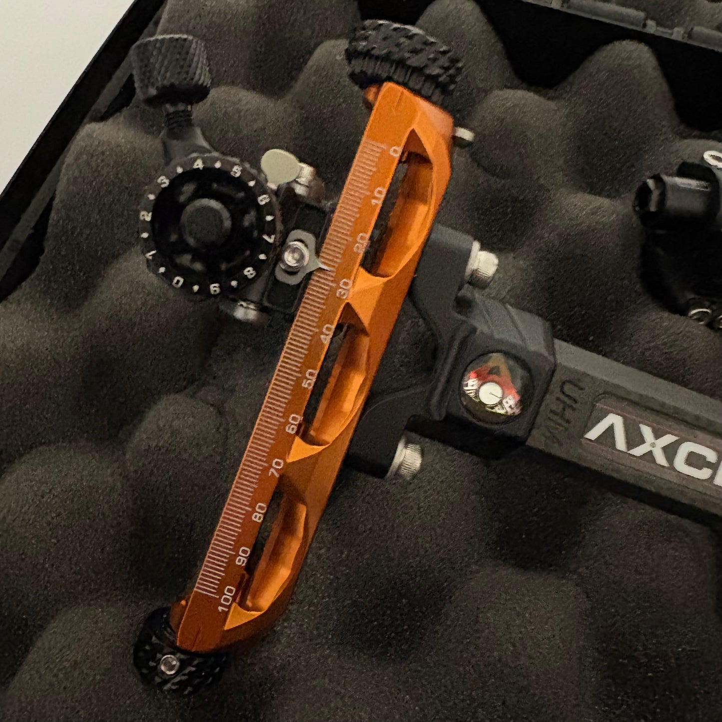 Axcel Achieve XP Compound Sight LH Orange 6'' - Used