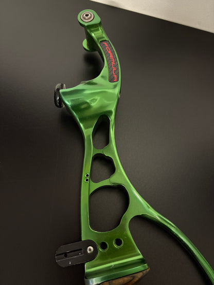 Hoyt Riser Ion-X RH Green 25'' - Used