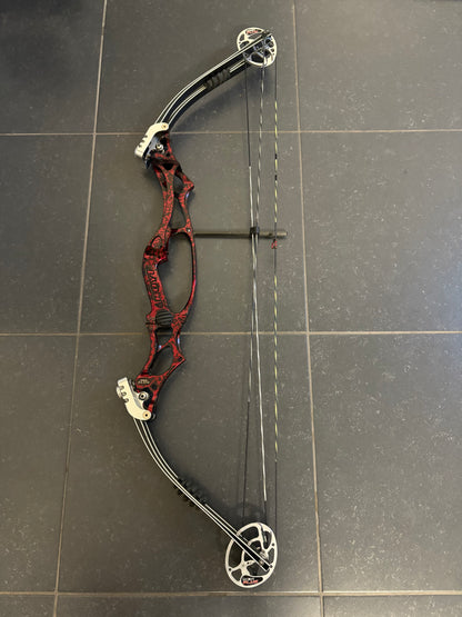 Hoyt Pro Elite XT3000 Compound Bow RH Red Ember Cam 1/2 Plus #3 50-60 lbs - Used