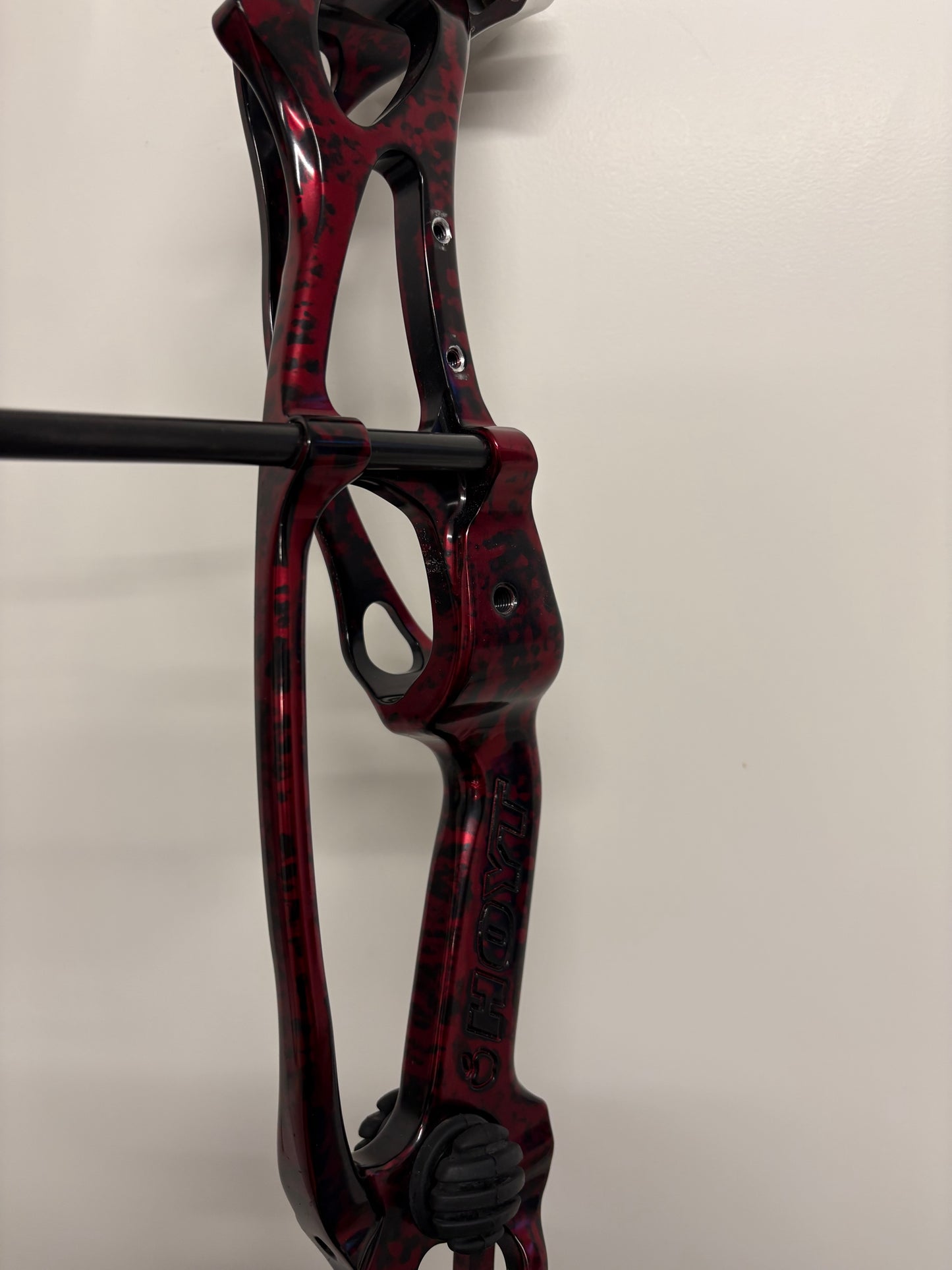 Hoyt Pro Elite XT3000 Compound Bow RH Red Ember Cam 1/2 Plus #3 50-60 lbs - Used