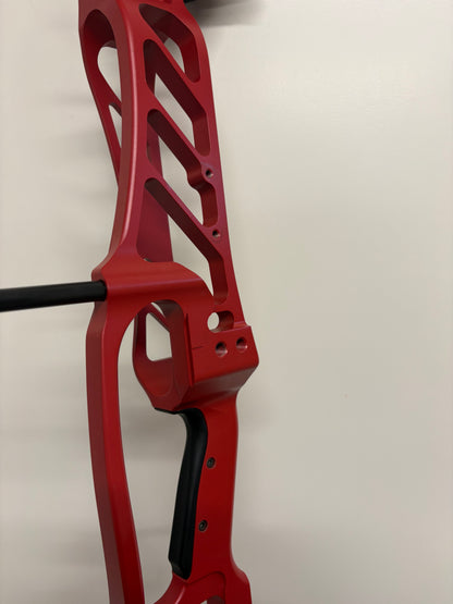 Hoyt Stratos 36 Compound Bow RH Championship Red SVX #4 50-60 lbs - Used