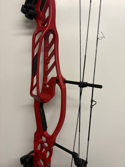 Hoyt Stratos 36 Compound Bow RH Championship Red SVX #4 50-60 lbs - Used