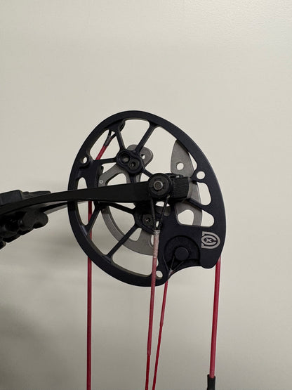 Hoyt Invicta 37 Compound Bow RH Slate DCX #3 50-60 lbs - Used