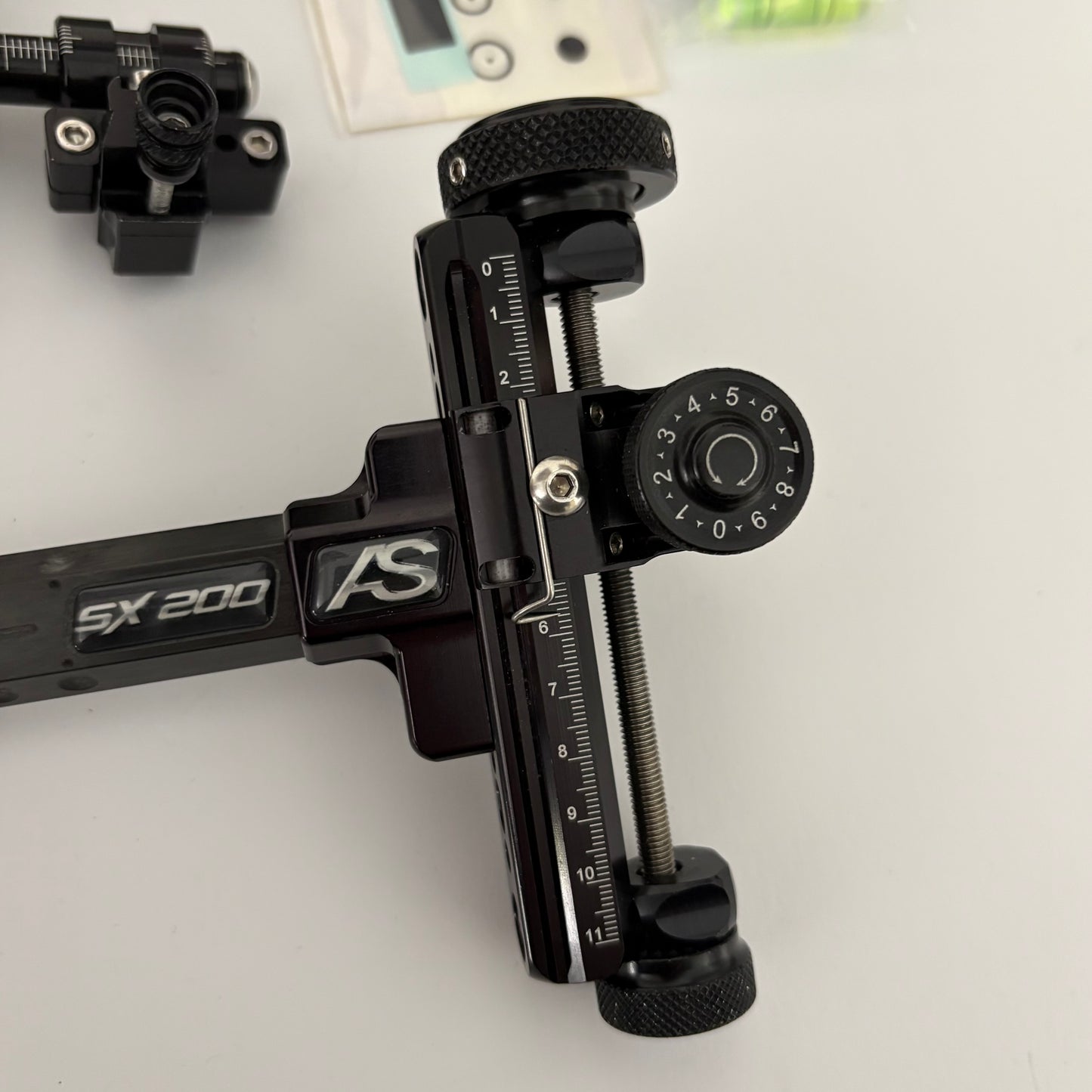 Arc Système SX200 Compound Sight RH Black 6'' Incl. EC33 Scope - Used (#OG89)