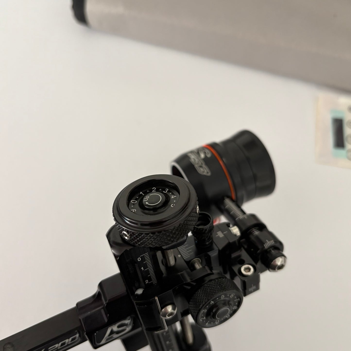 Arc Système SX200 Compound Sight RH Black 6'' Incl. EC33 Scope - Used (#OG89)