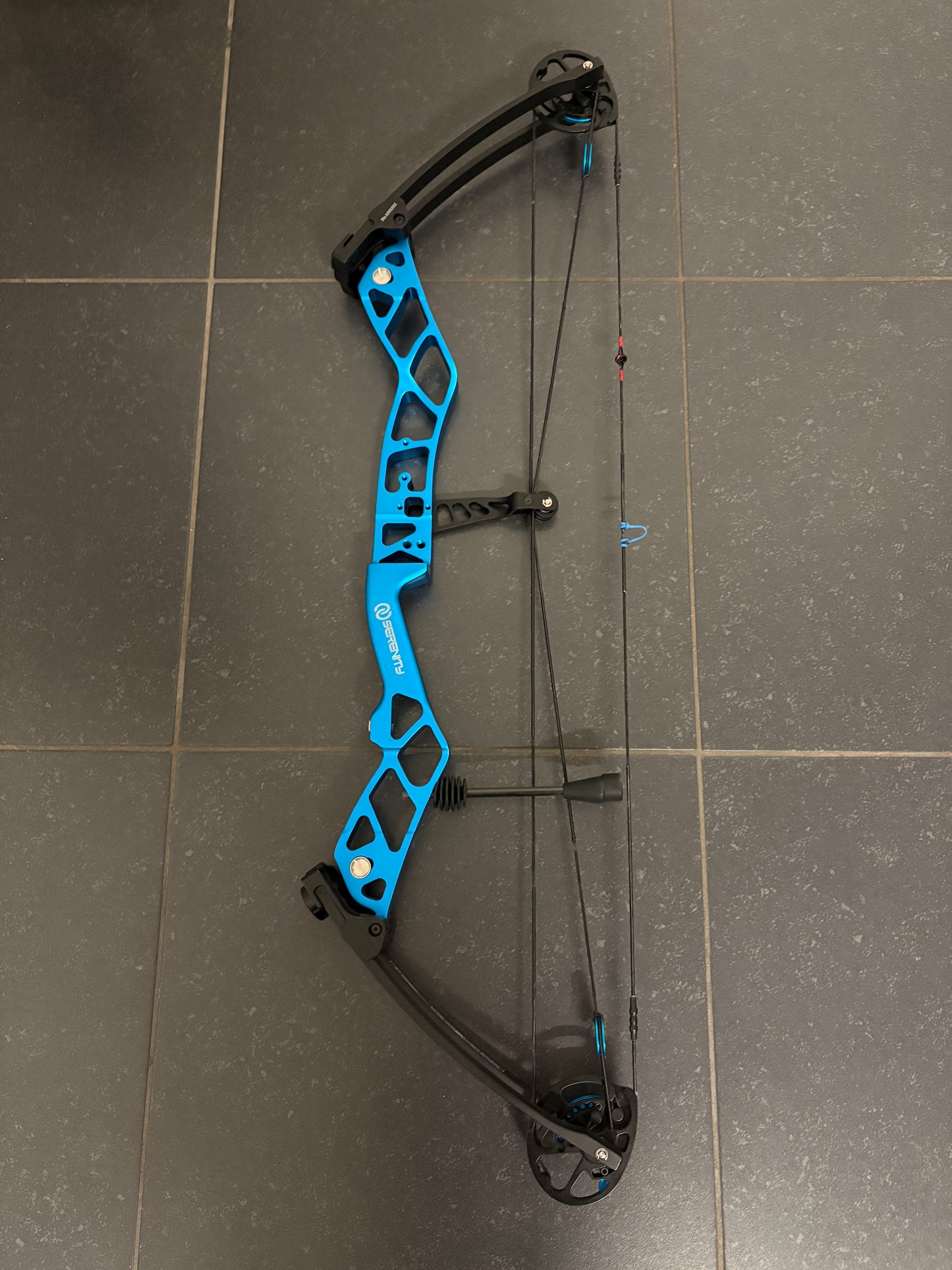 Topoint Serenity Compound Bow RH Blue 35-58 lbs - Used