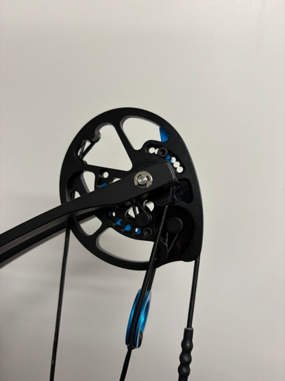 Topoint Serenity Compound Bow RH Blue 35-58 lbs - Used