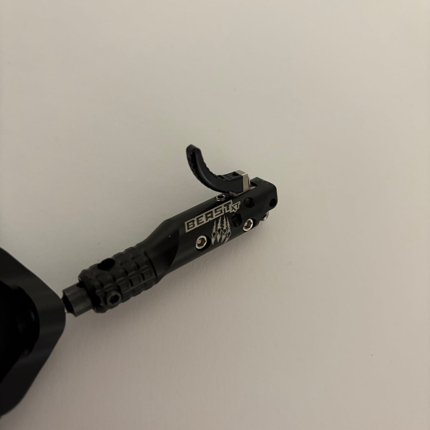 TRU Ball Beast XT Hybrid Ultra Wrist Release - Used (#430)