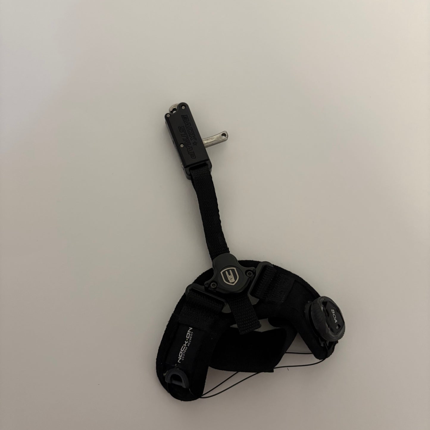 Nock On Back Strap Wrist Resistance Release - Used (#431)
