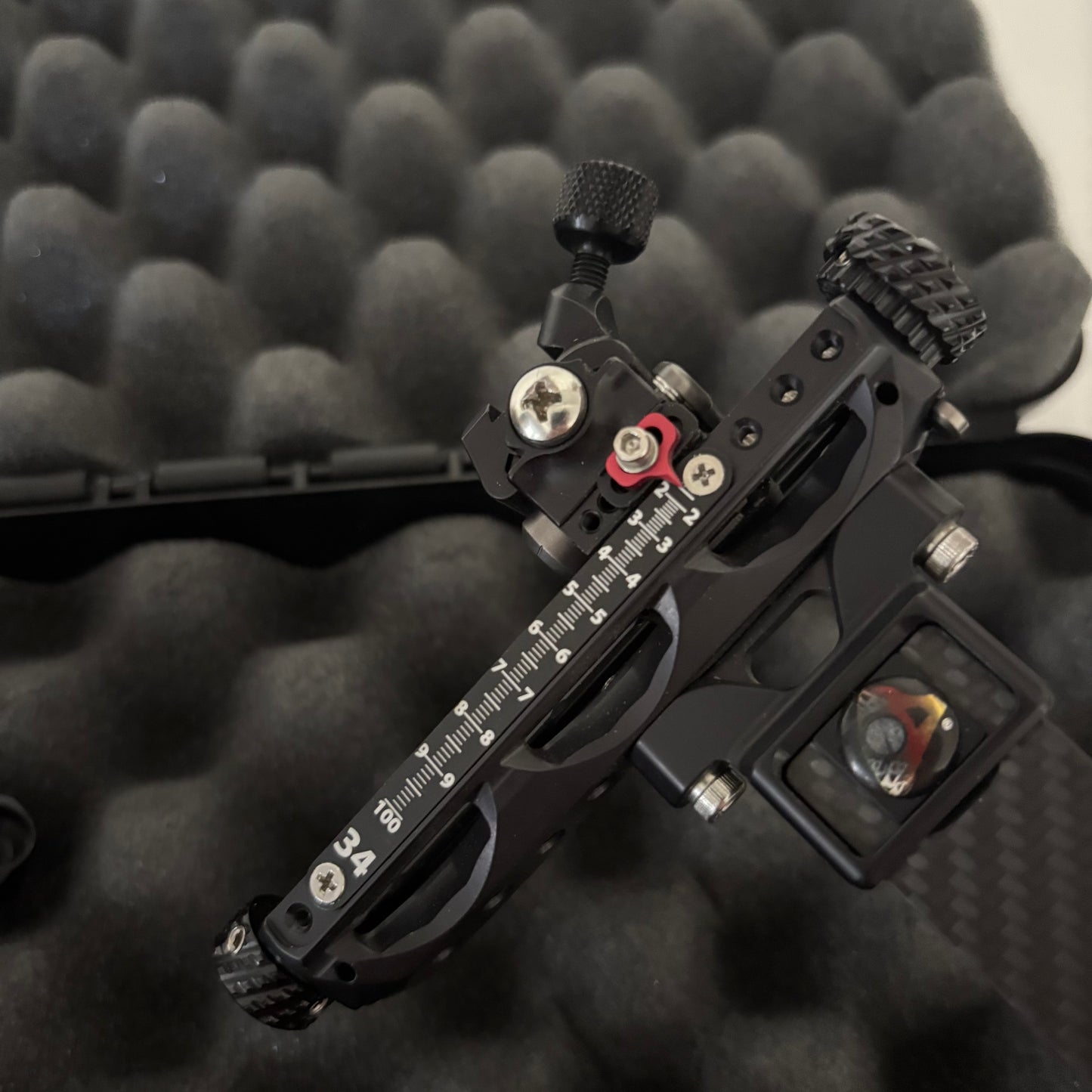 Axcel Achieve XP Compound Sight RH Black 9'' - Used (#OR26)