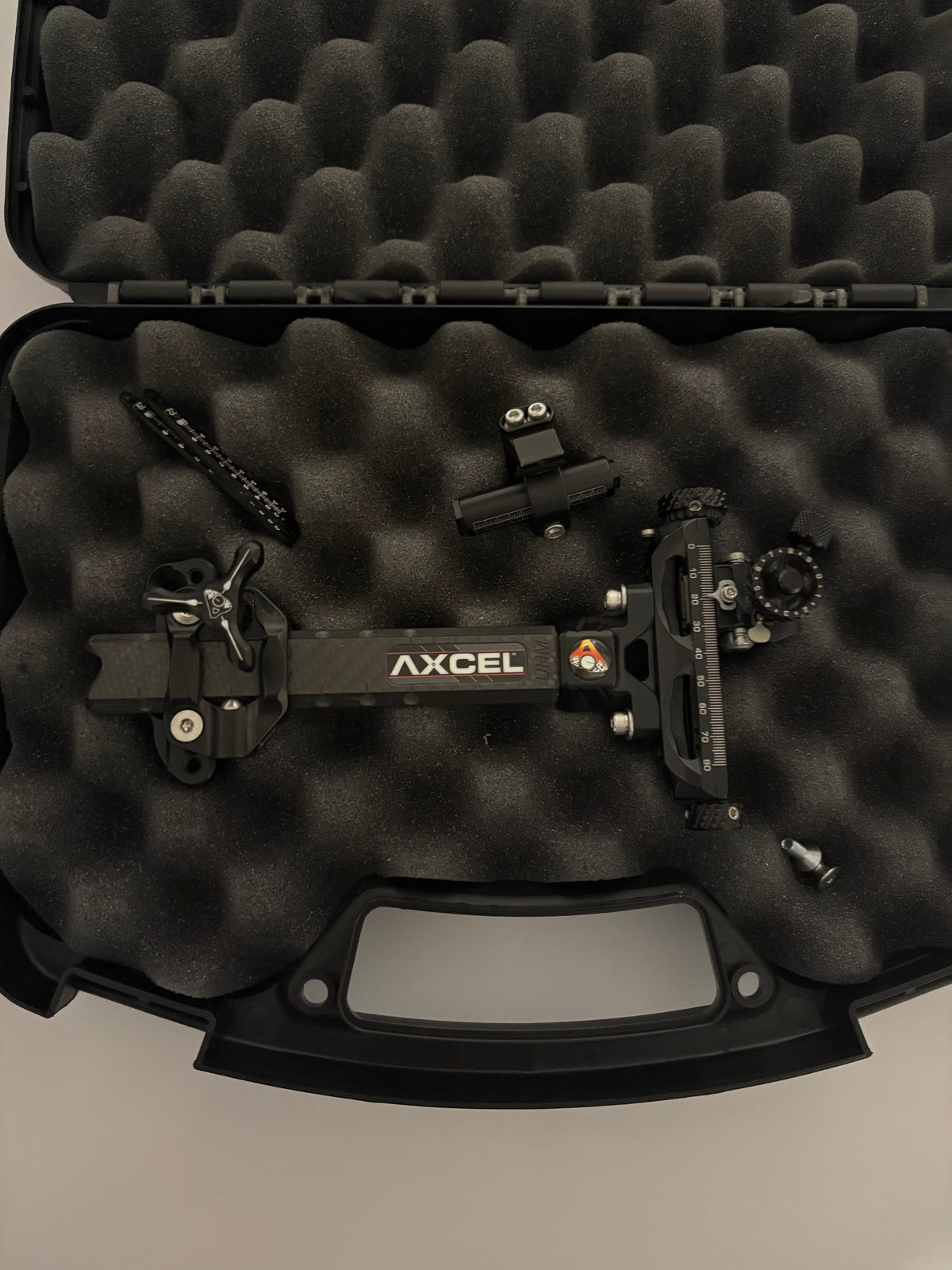 Axcel Achieve XP 1.5 Variable Range Compound Sight RH Black 6'' - Used (#OR111)