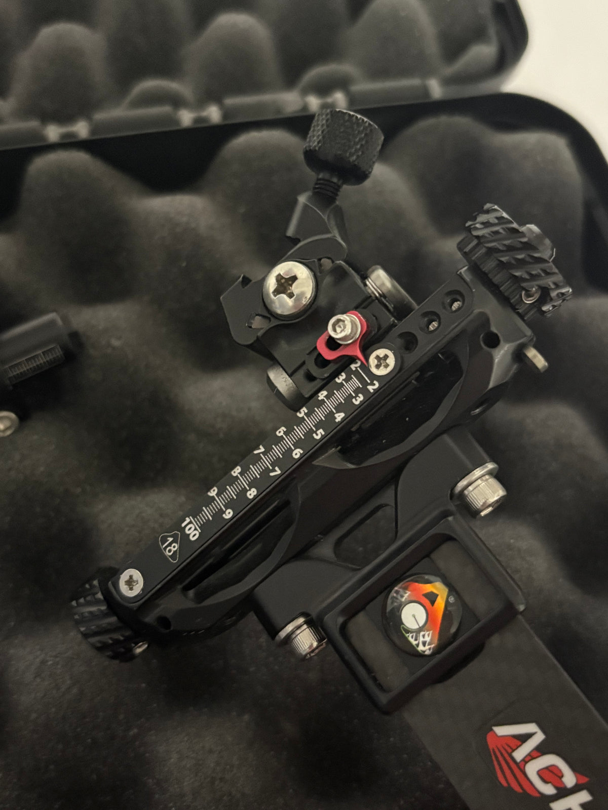 Axcel Achieve XP 1.5 Variable Range Compound Sight RH Black 6'' - Used (#OR111)