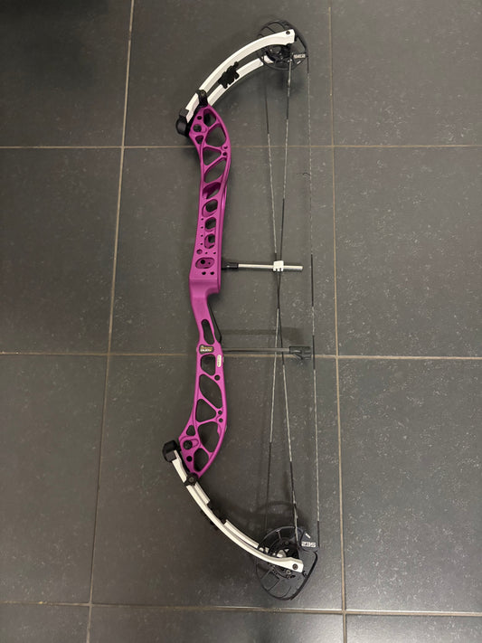 PSE Dominator Duo 40 SE2 Compound Bow RH/LH Purple 40-50 lbs - Used