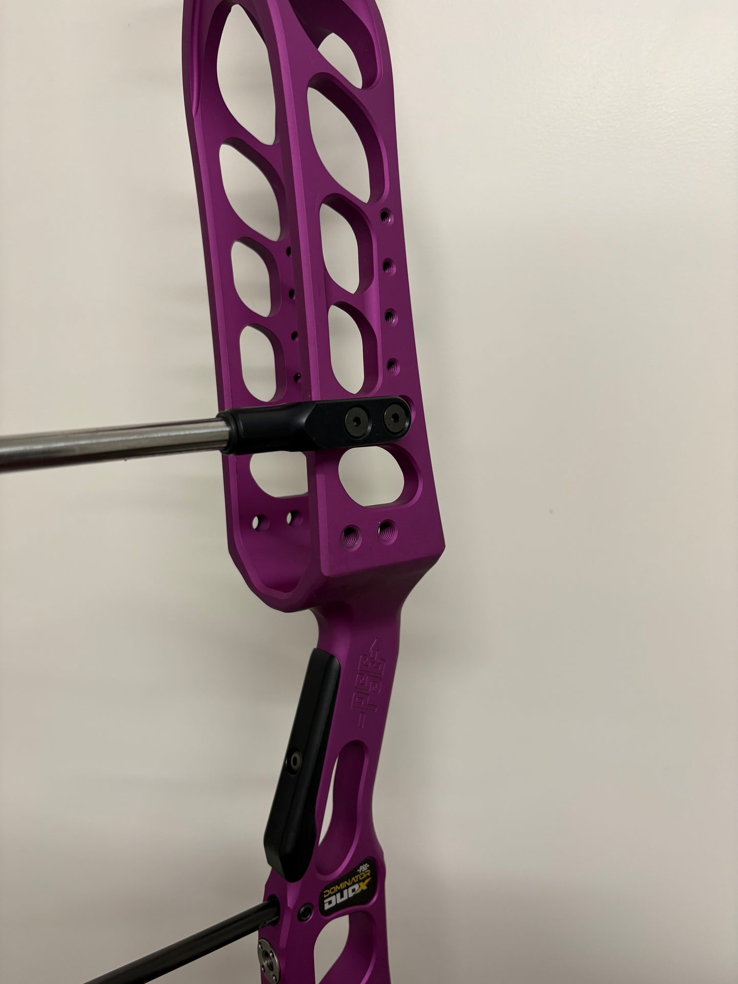 PSE Dominator Duo 40 SE2 Compound Bow RH/LH Purple 40-50 lbs - Used