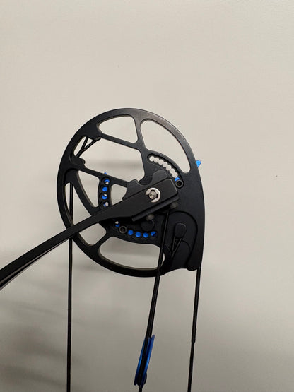 Topoint Breth 36 Compound Bow RH Blue 35-50 lbs - Used