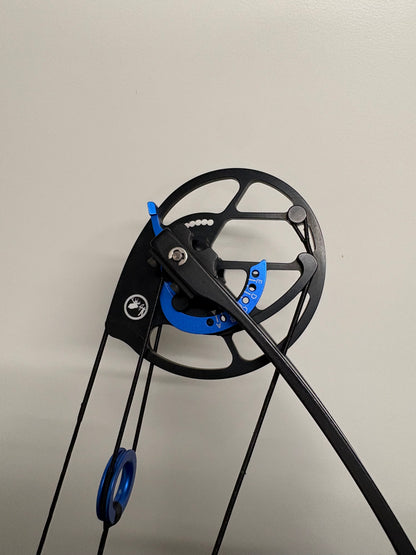 Topoint Breth 36 Compound Bow RH Blue 35-50 lbs - Used